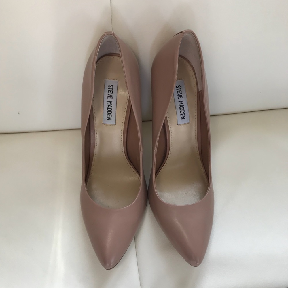 Steve Madden nude heels
